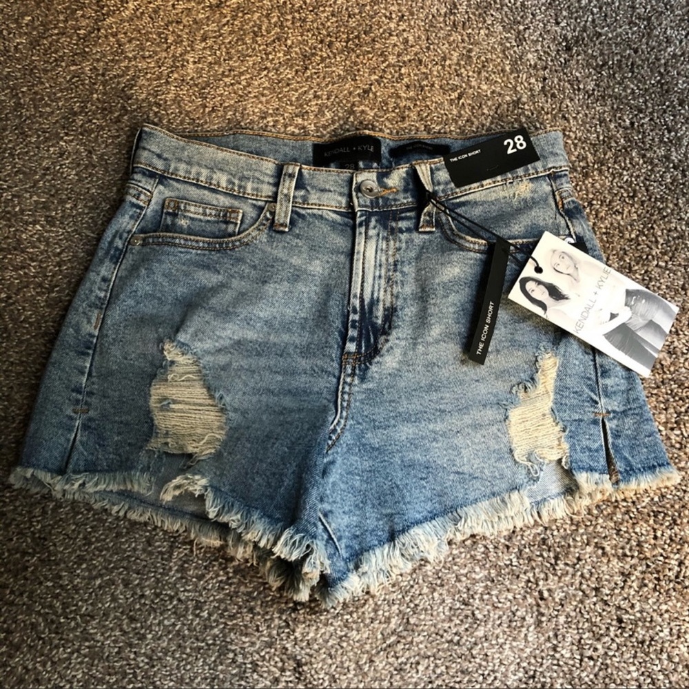 KENDALL & KYLIE- Jean Icon Shorts